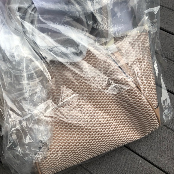 ❌SOLD❌ 🆕🌸🌼COACH MINI KELSEY SATCHEL🌸🌼 - Picture 6 of 7